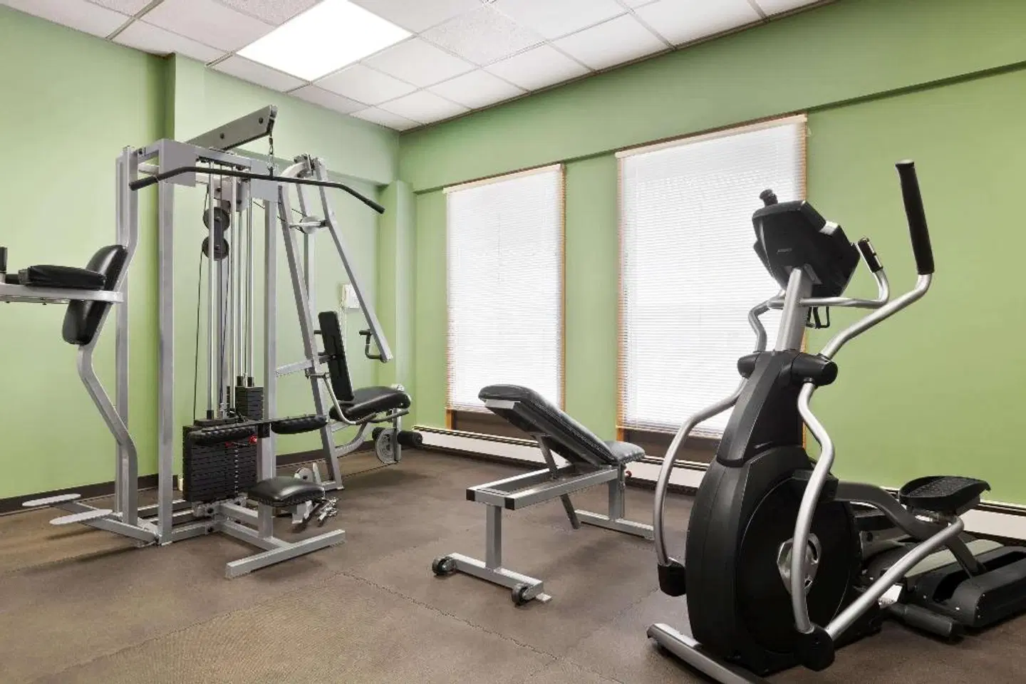 Quality Inn & Suites SPORTS_AND_LEISURE