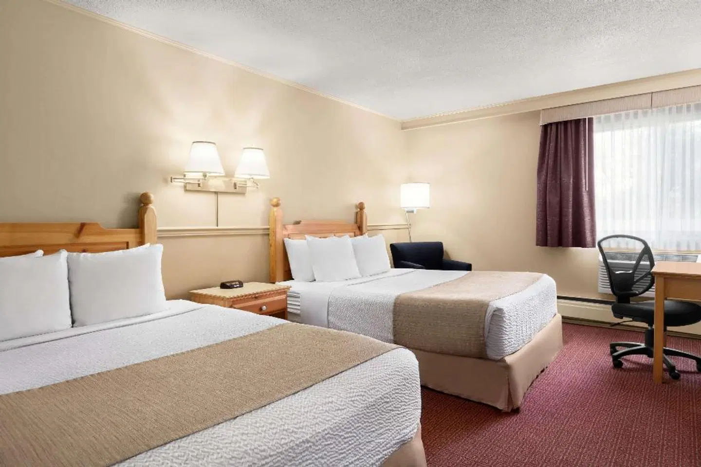 Quality Inn & Suites ROOM_EXAMPLE