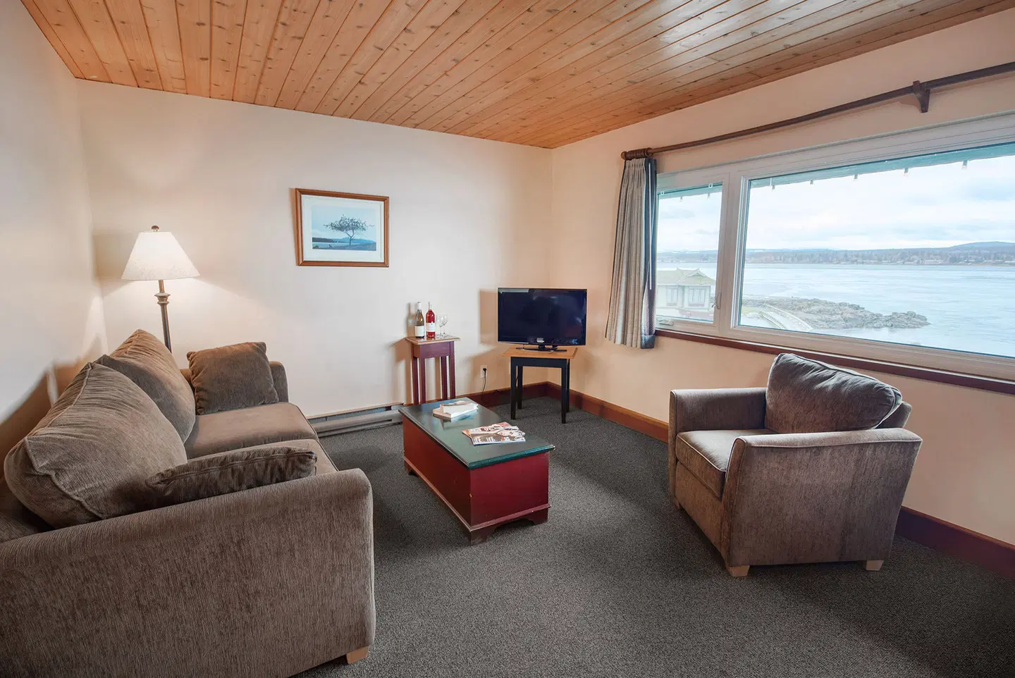 April Point Resort & Spa ROOM_EXAMPLE