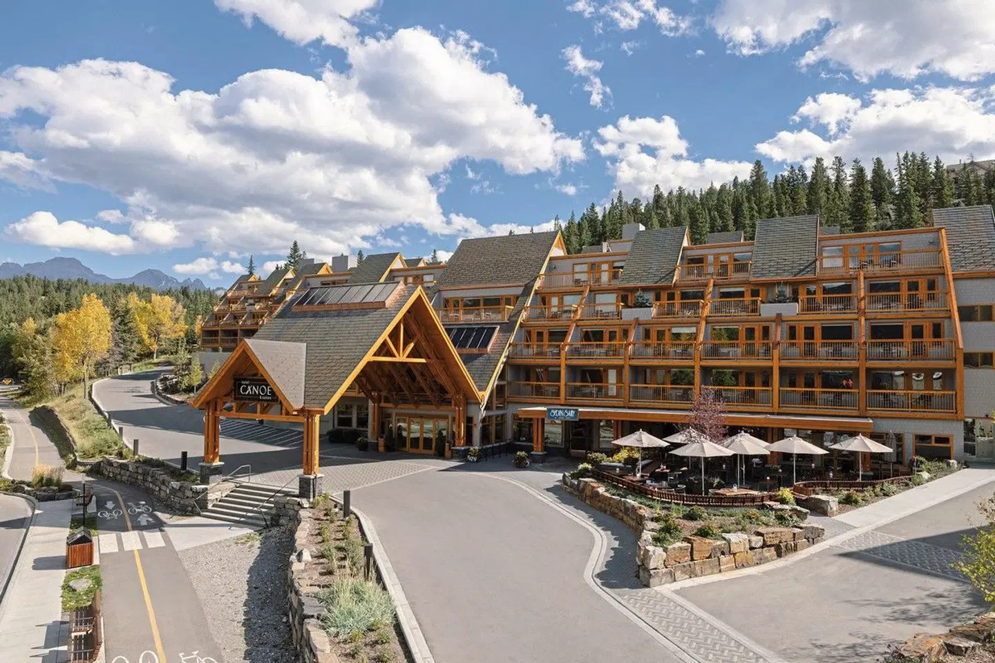 Hotel Canoe & Suites EXTERIOR