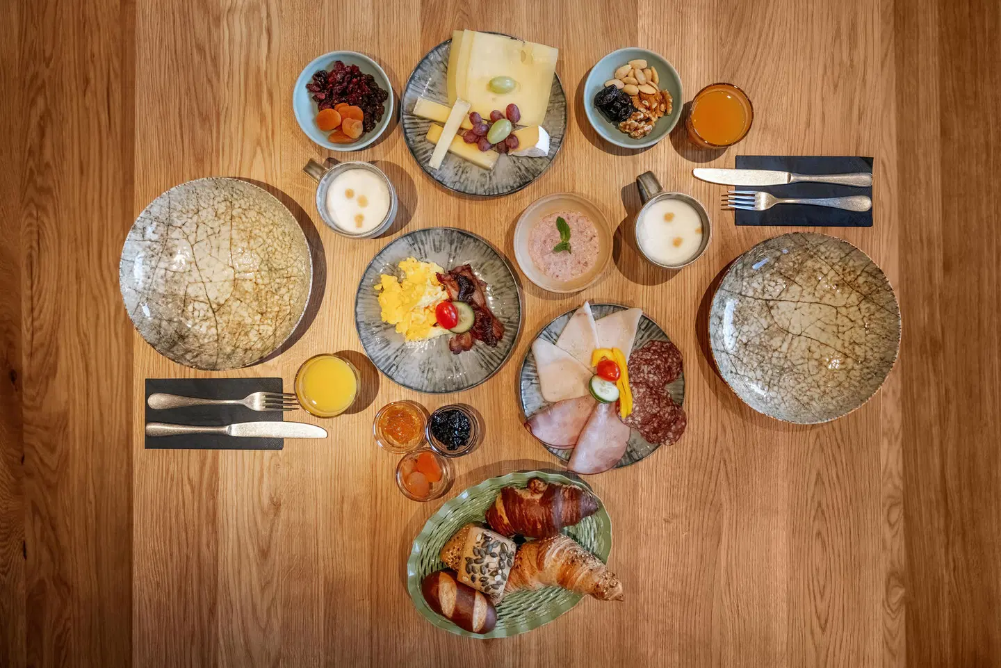 Hotel AVES Homebase Arosa Restaurant