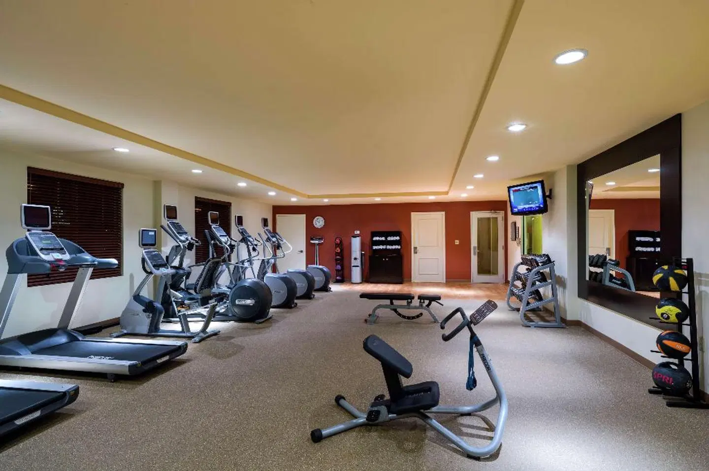 Hilton Garden Inn Queens/JFK Airport SPORTS_AND_LEISURE
