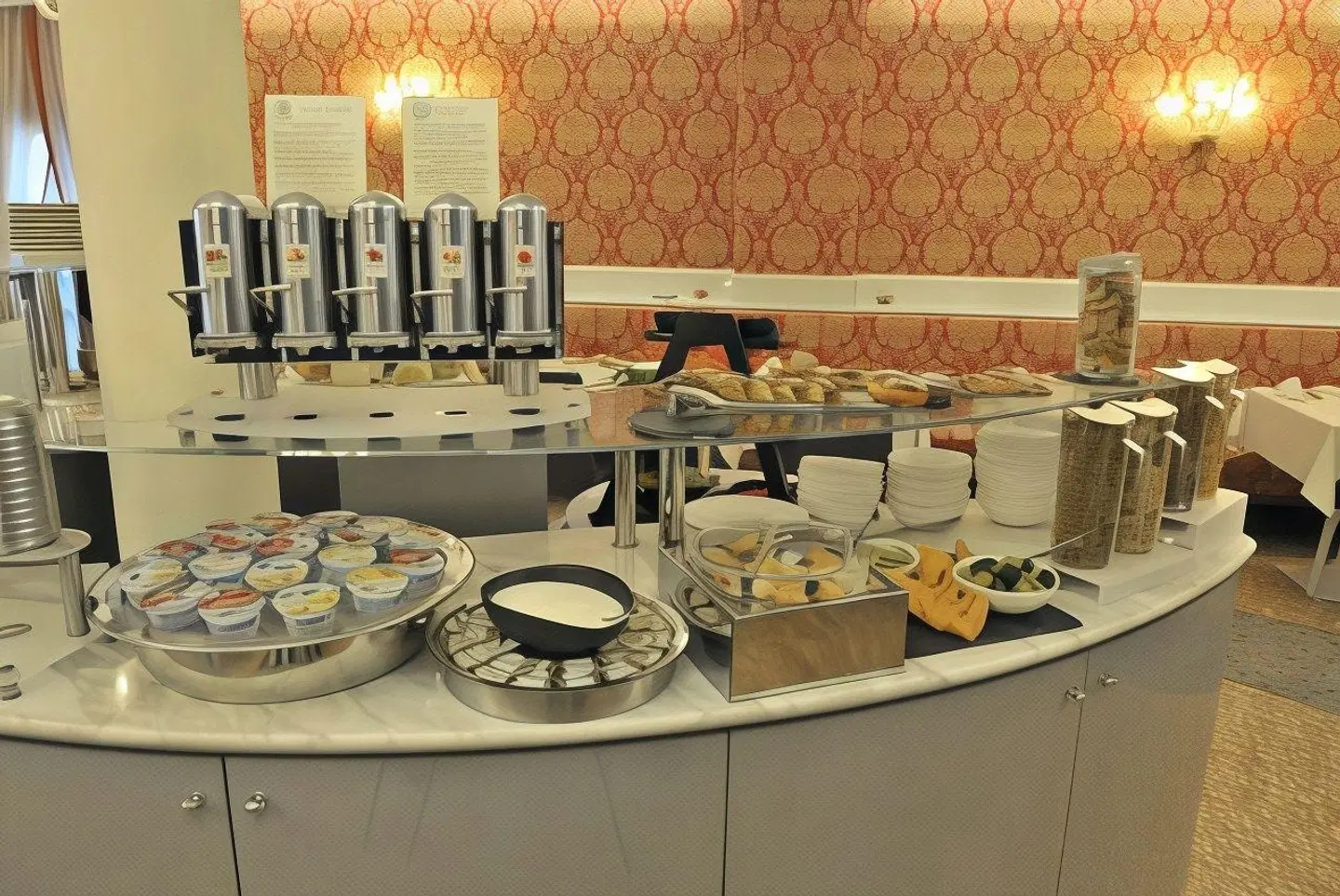 Al Theatro Palace Restaurant