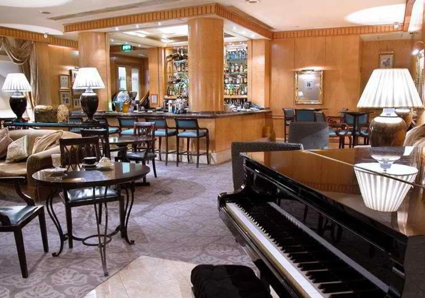 Millennium Gloucester Hotel London Kensington Bar