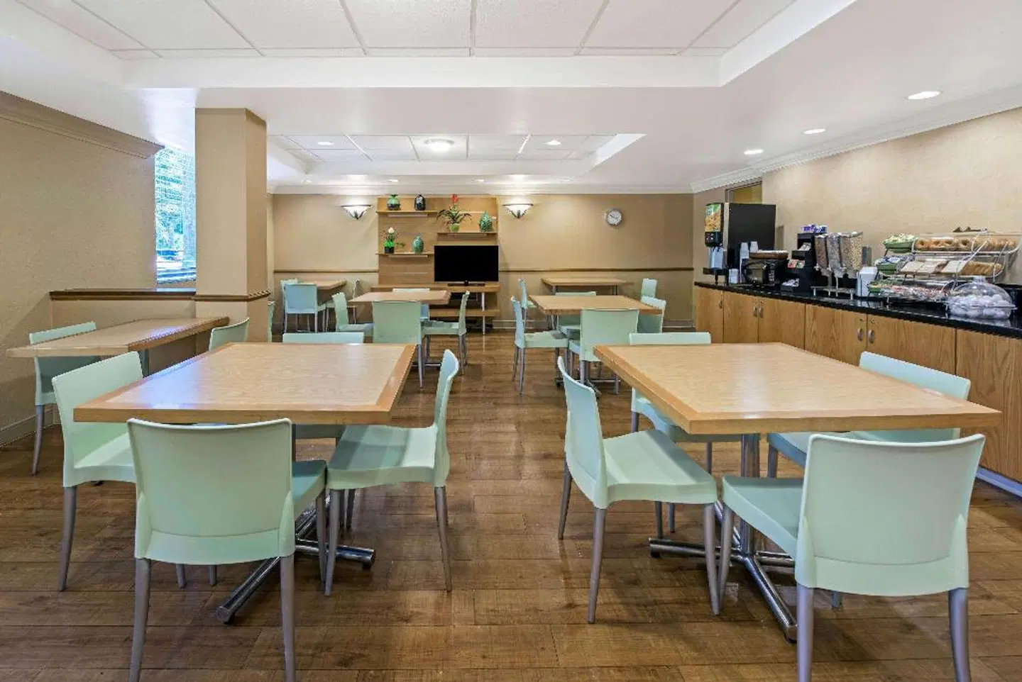 La Quinta Inn & Suites by Wyndham West Palm Beach Airport Bar