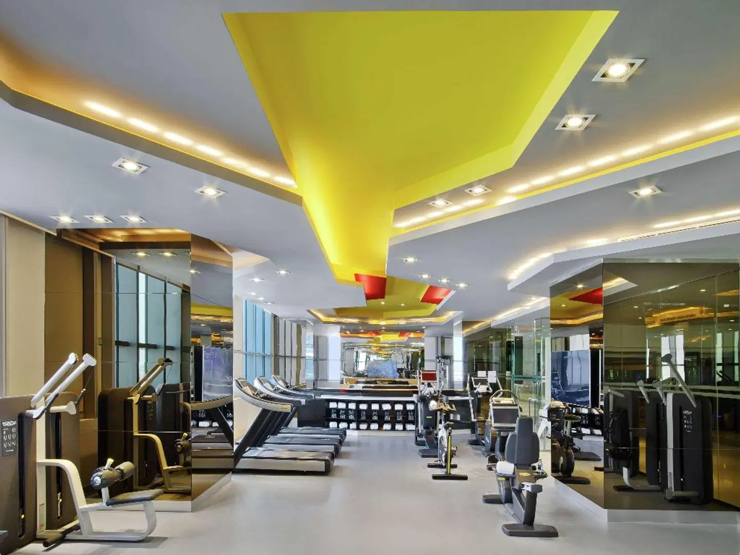 V Hotel Dubai, Curio Collection by Hilton SPORTS_AND_LEISURE