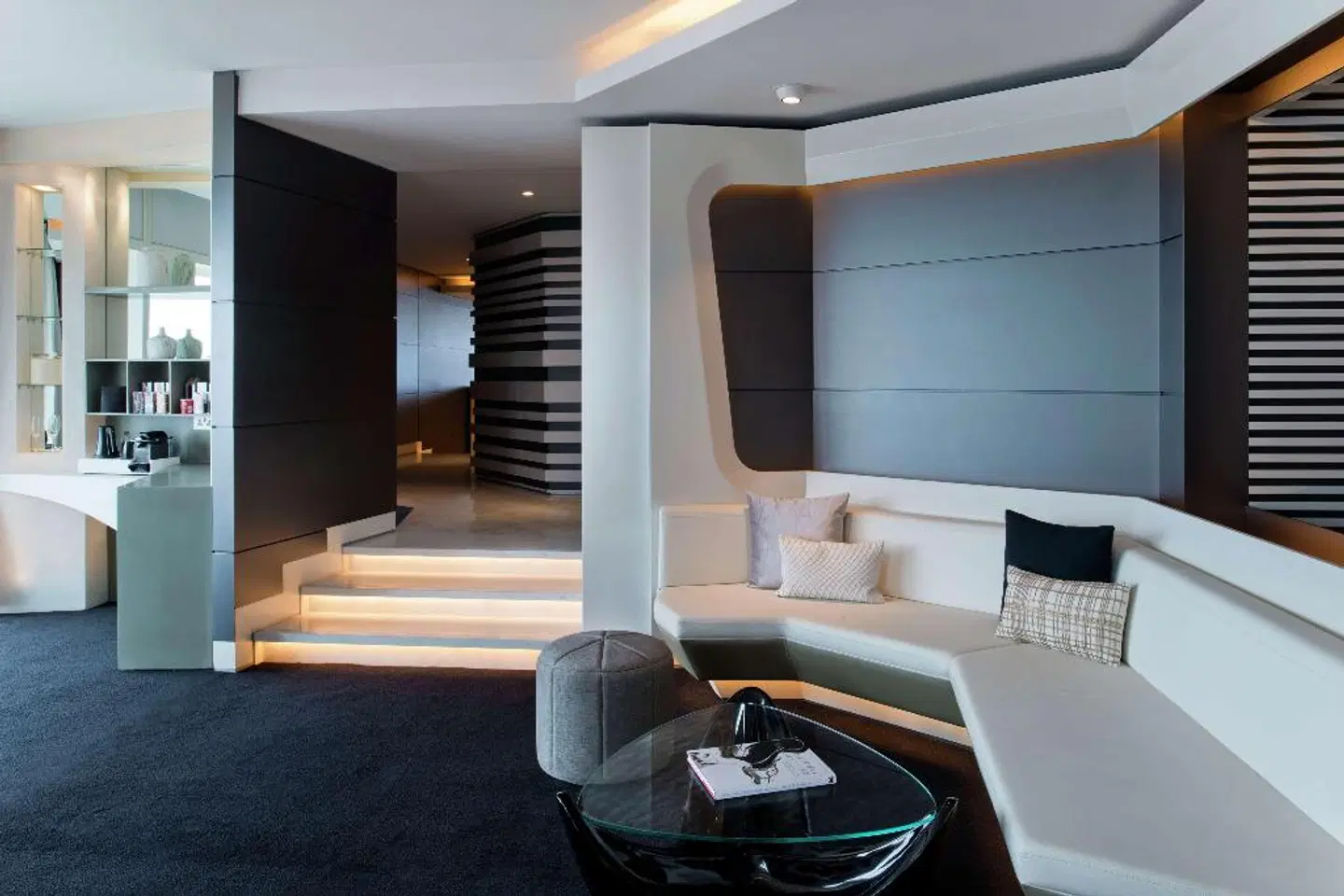 V Hotel Dubai, Curio Collection by Hilton HEALTH_BEAUTY