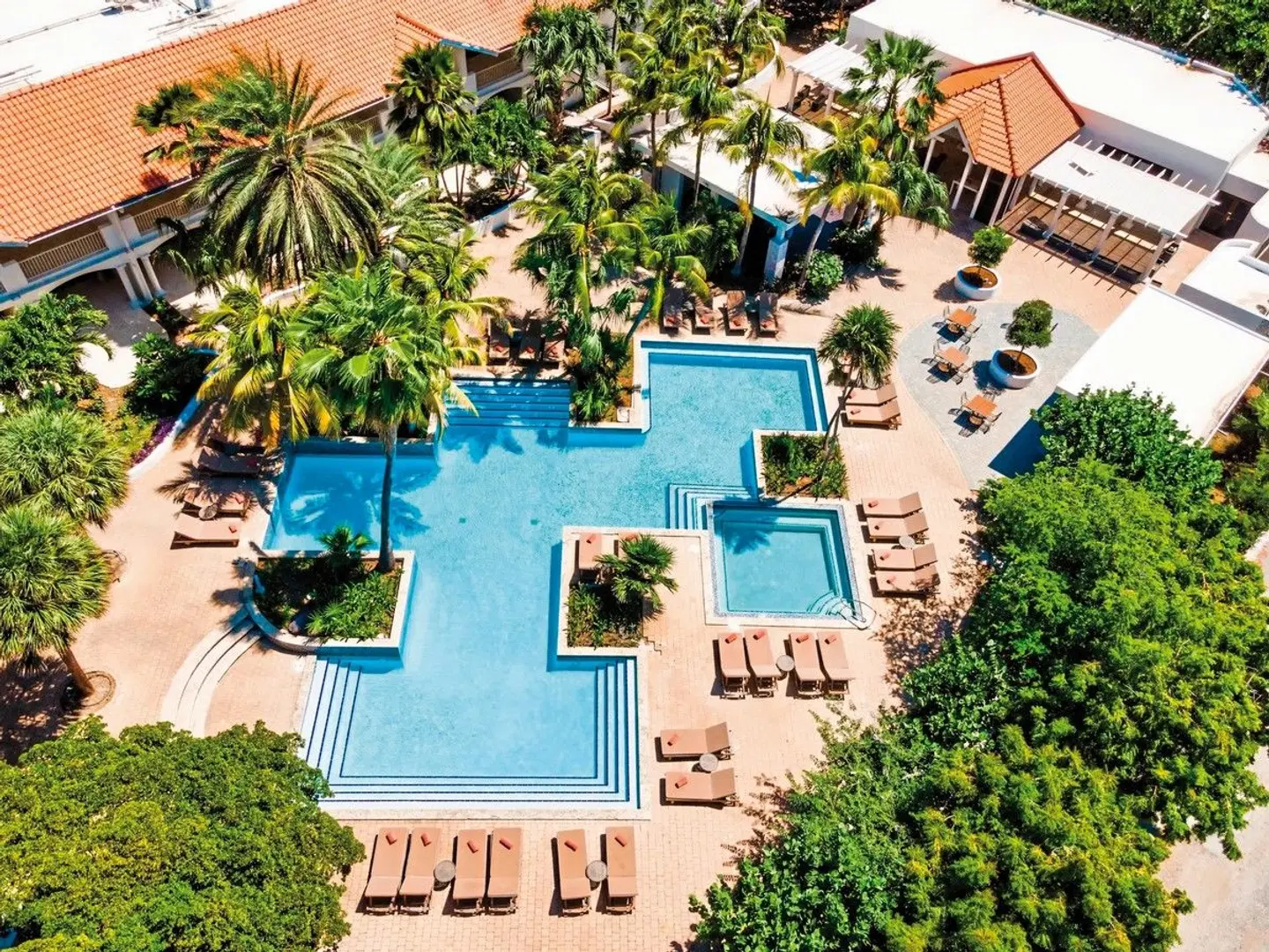 Zoëtry Curaçao Resort & Spa OUTDOOR_POOL