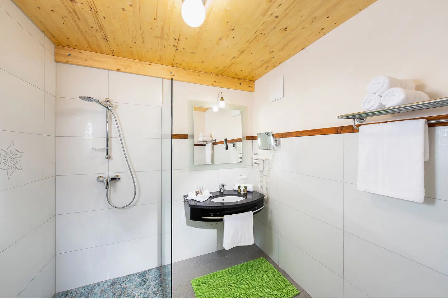 Feriendorf Edelweiss Badezimmer