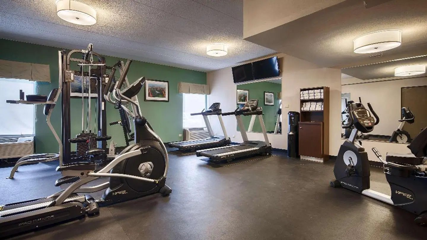 Quality Inn & Suites O'Hare/Elk Grove SPORTS_AND_LEISURE