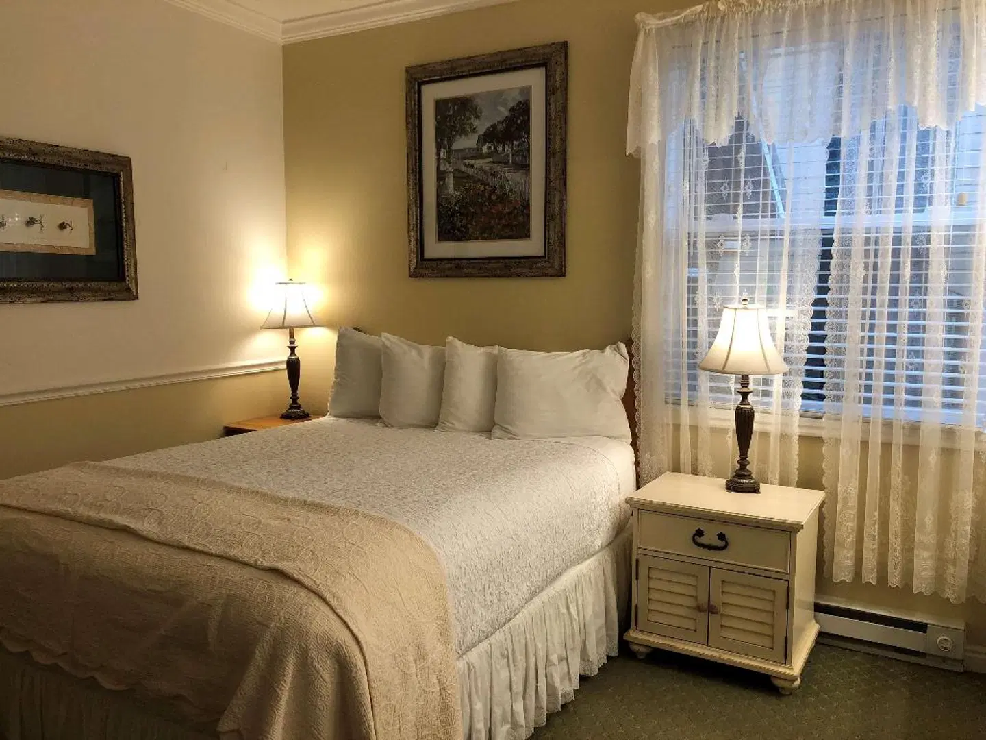 Best Western Grandma's Feather Bed ROOM_EXAMPLE