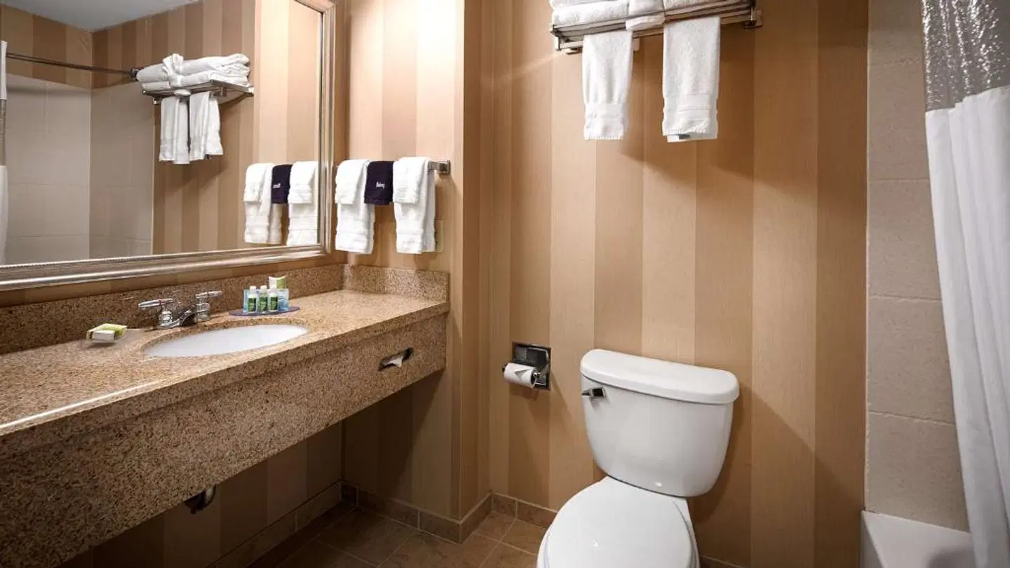 Best Western PLUS University Park Inn & Suites Badezimmer
