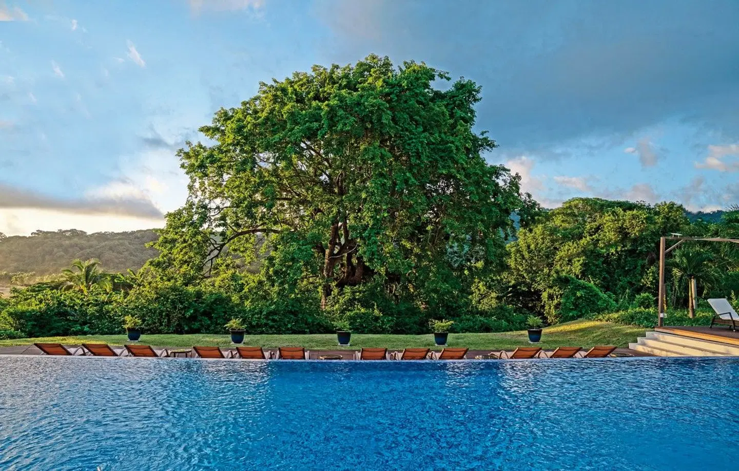 Nammbú Beachfront Bungalows OUTDOOR_POOL