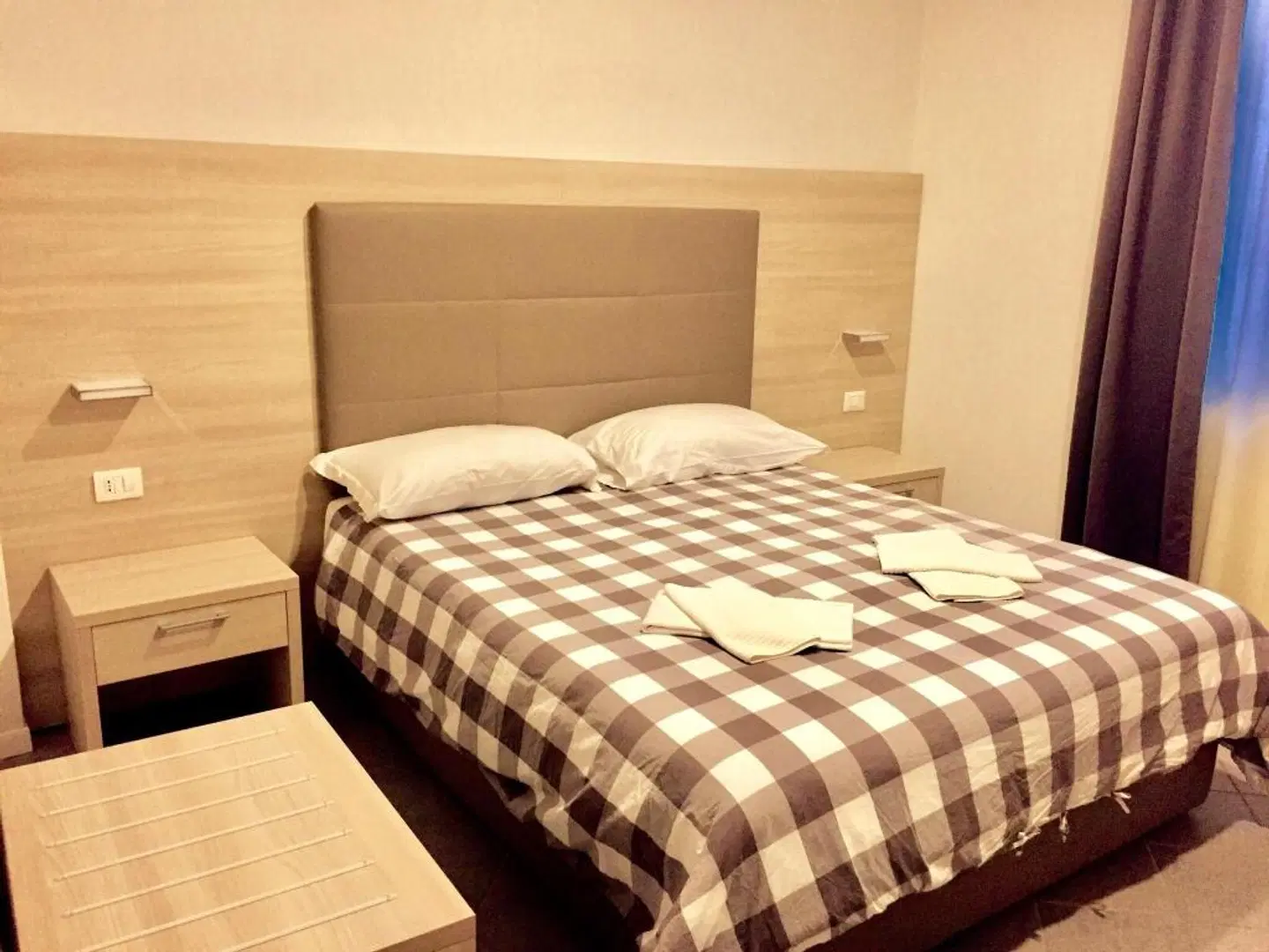 Academy Hotel ROOM_EXAMPLE