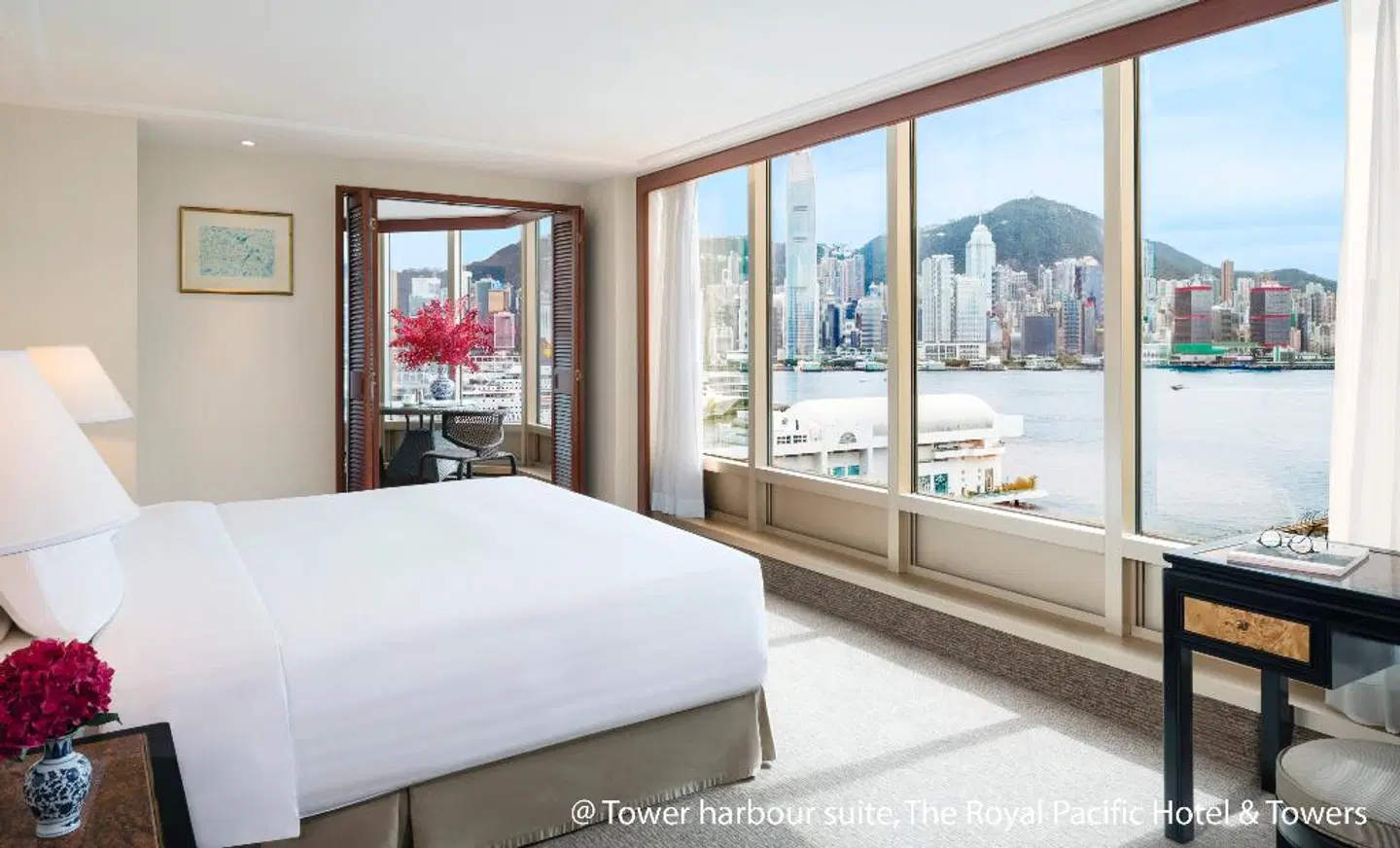 The Royal Pacific Hotel & Towers ROOM_EXAMPLE