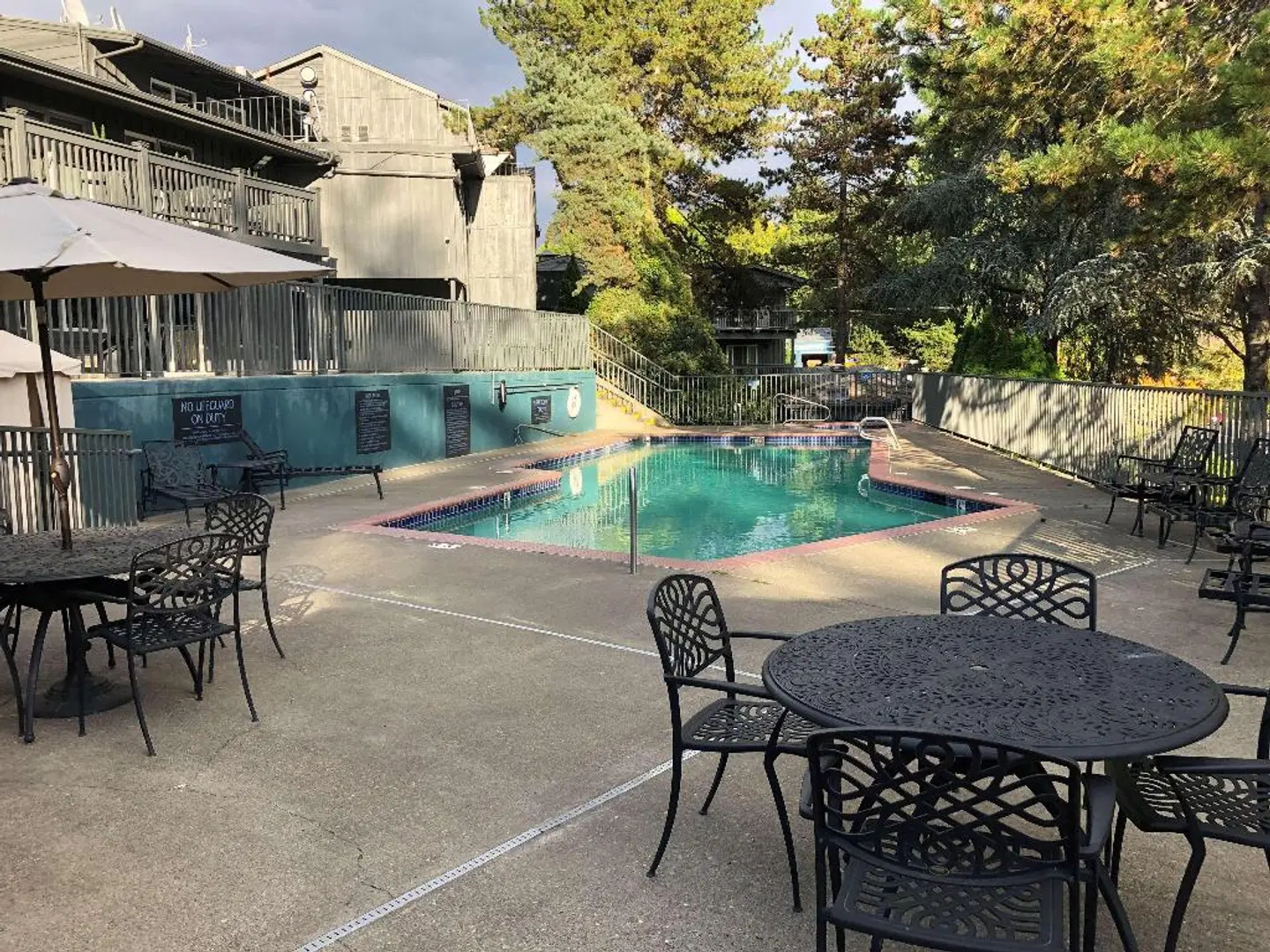 Shilo Inn Suites Hotel - Portland/Beaverton OUTDOOR_POOL