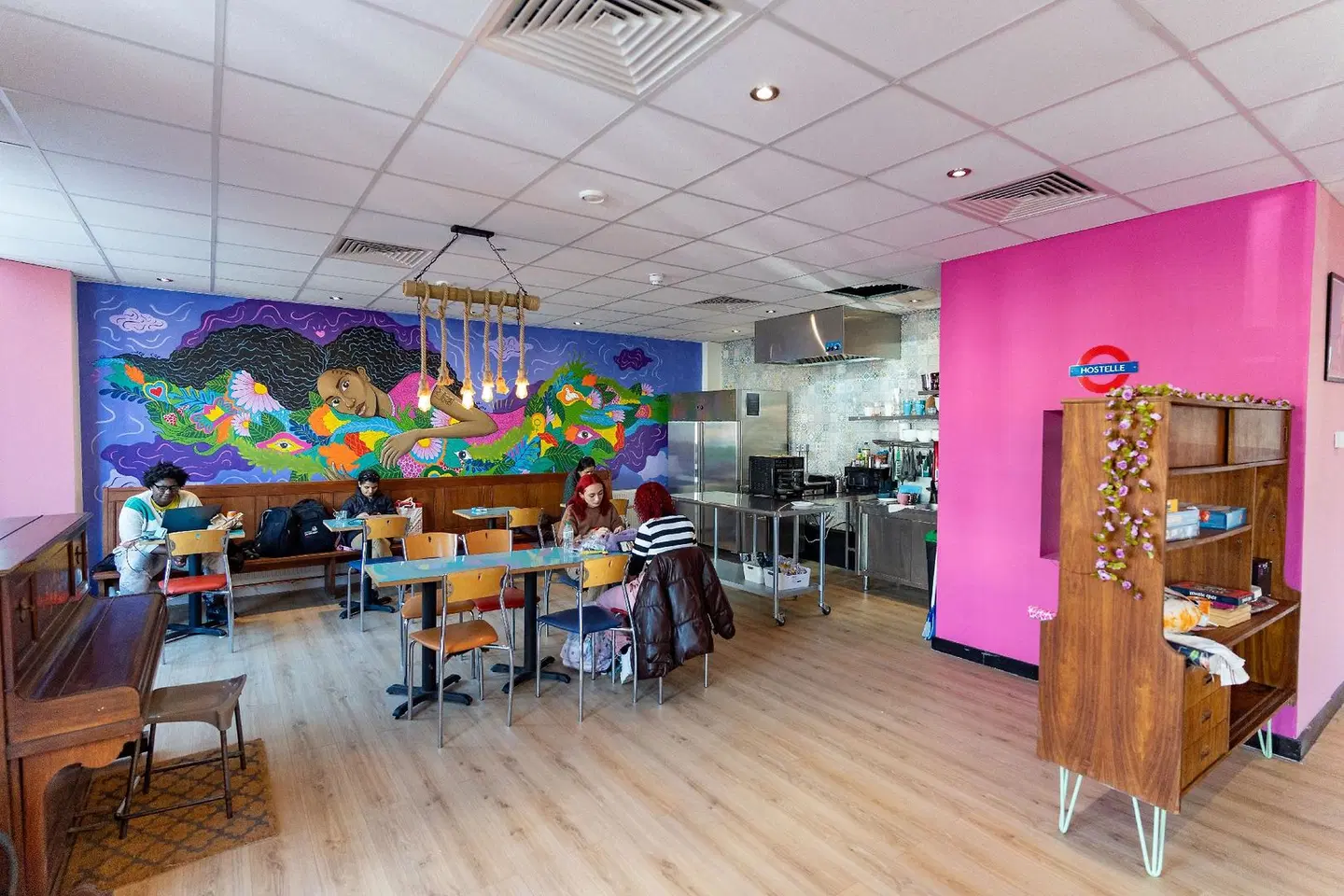 Hostelle - women only hostel London Restaurant