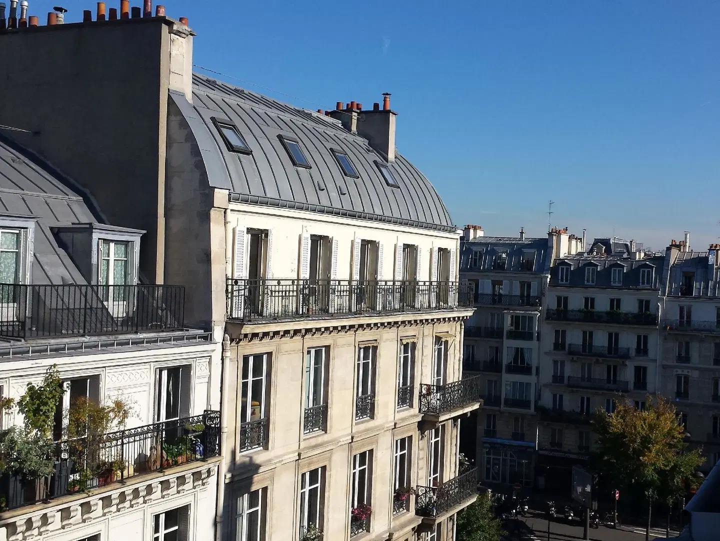 Mademoiselle EXTERIOR