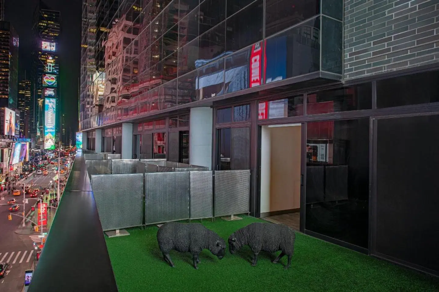 Renaissance New York Times Square Hotel EXTERIOR