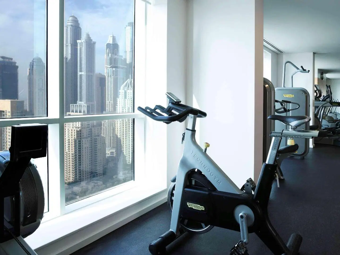 Pullman Dubai Jumeirah Lakes Towers - Hotel & Residence SPORTS_AND_LEISURE