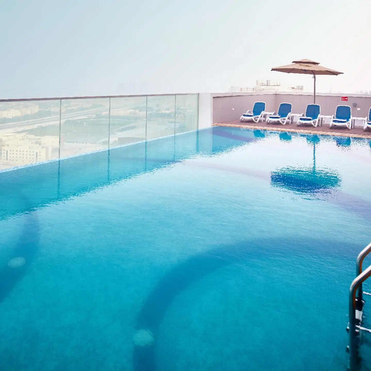 Treppan Hotel & Suites By Fakhruddin OUTDOOR_POOL