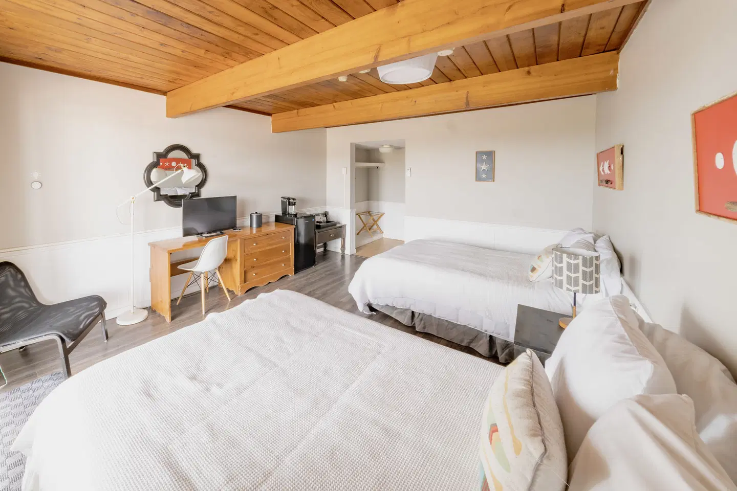 The Iona Heights Inn ROOM_EXAMPLE