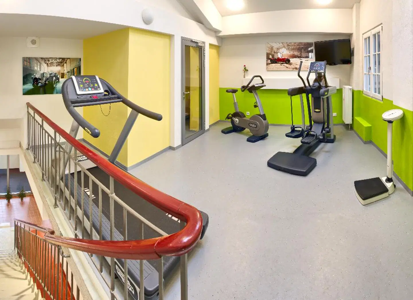 V8 Hotel Classic Motorworld Region Stuttgart SPORTS_AND_LEISURE