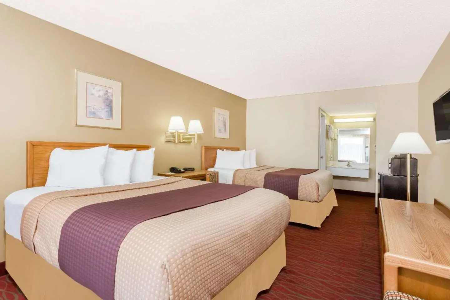 Days Inn by Wyndham Staunton ROOM_EXAMPLE