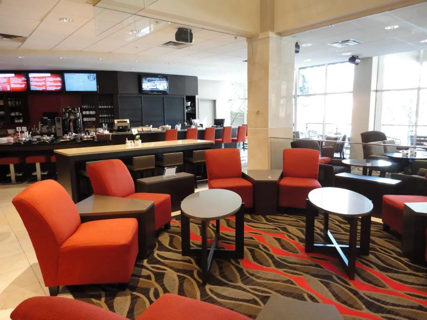 Holiday Inn Vancouver Downtown & Suites Bar