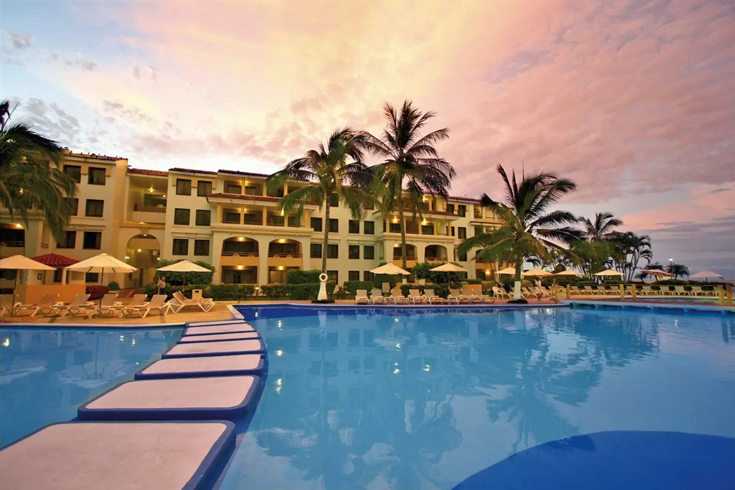 Samba Vallarta OUTDOOR_POOL