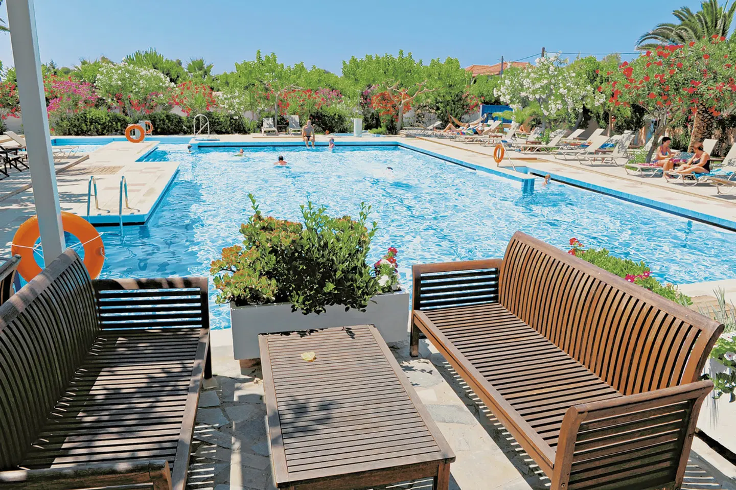 Sirocco OUTDOOR_POOL