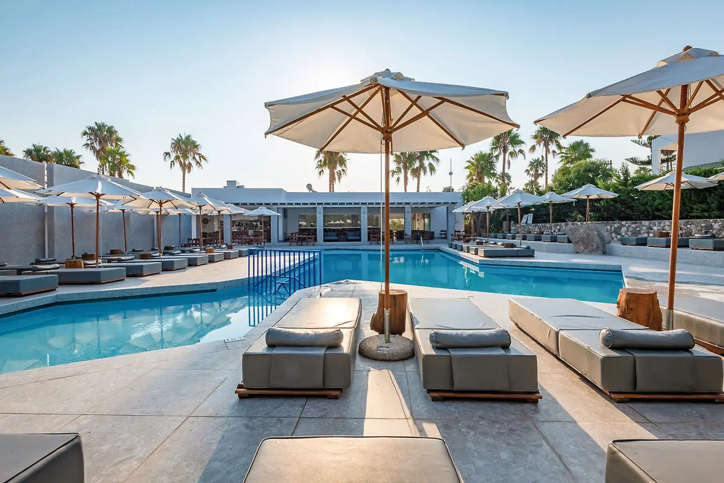 Diamond Boutique OUTDOOR_POOL