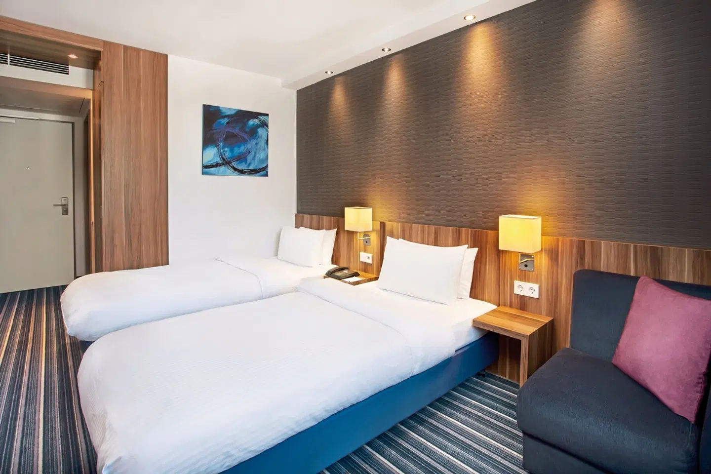 Holiday Inn Express Augsburg ROOM_EXAMPLE