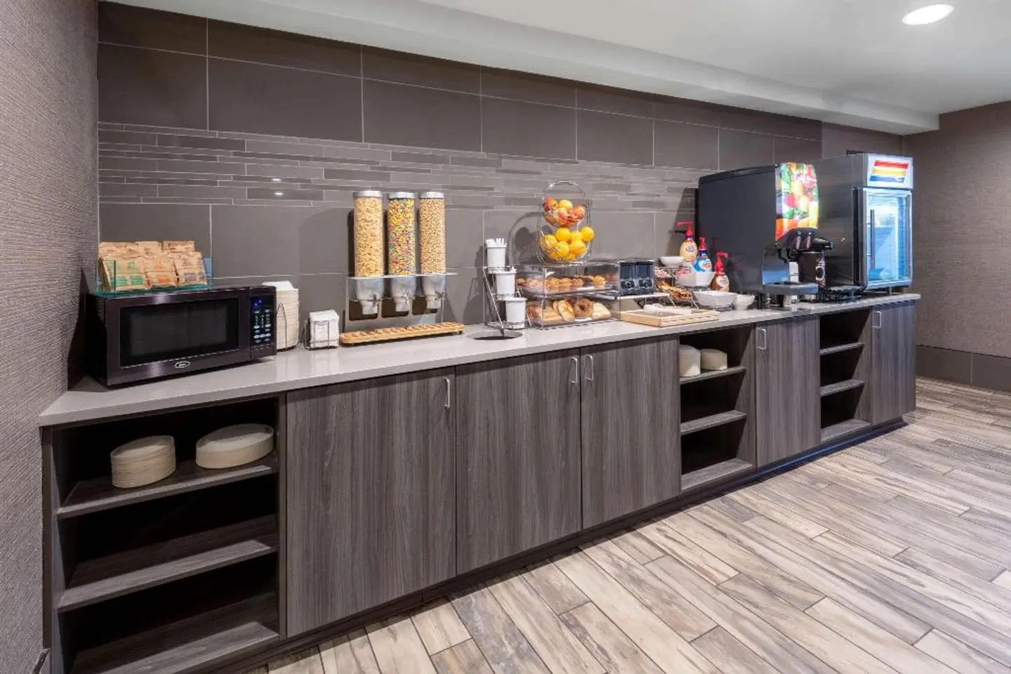 La Quinta Inn & Suites by Wyndham Anchorage Airport Bar