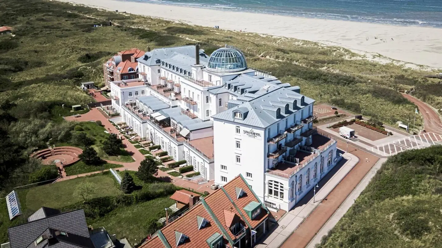 Strandhotel "Kurhaus" Juist EXTERIOR