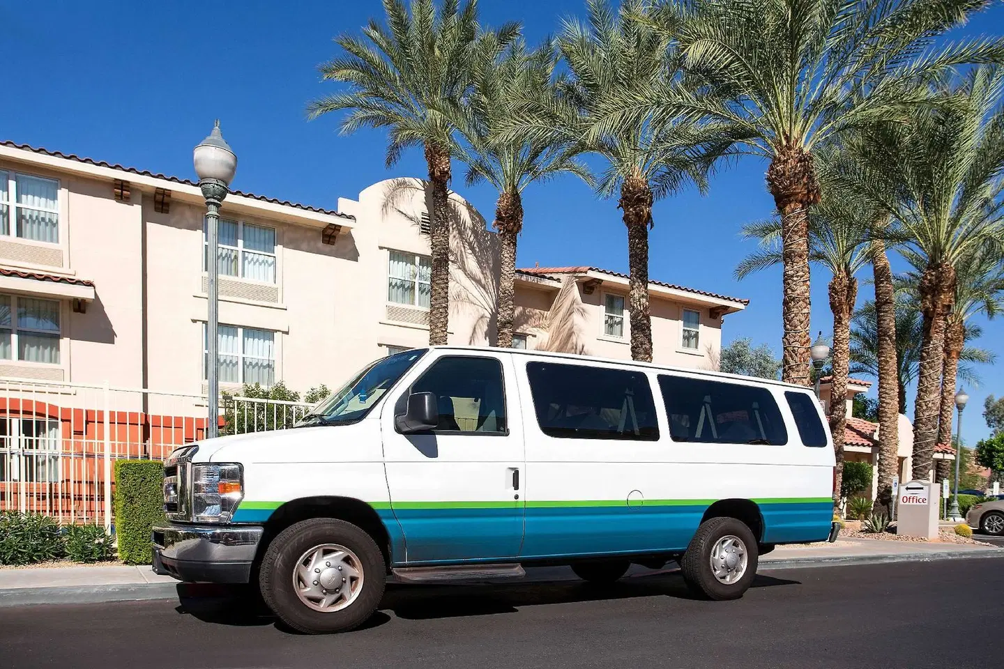 Sonesta Simply Suites Scottsdale North EXTERIOR