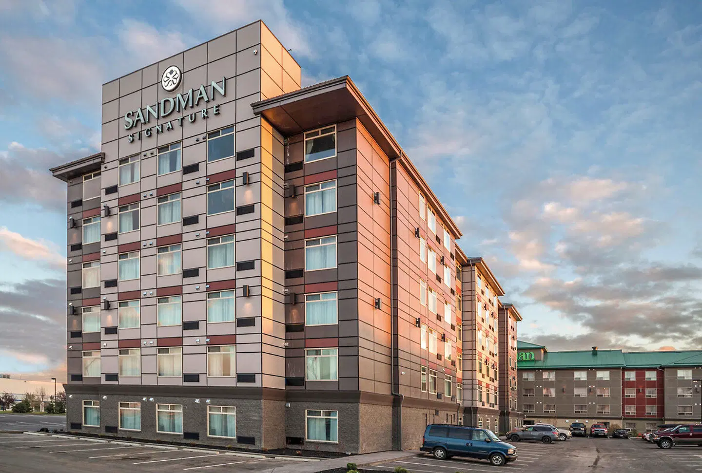 Sandman Signature Hotel Calgary Airport EXTERIOR