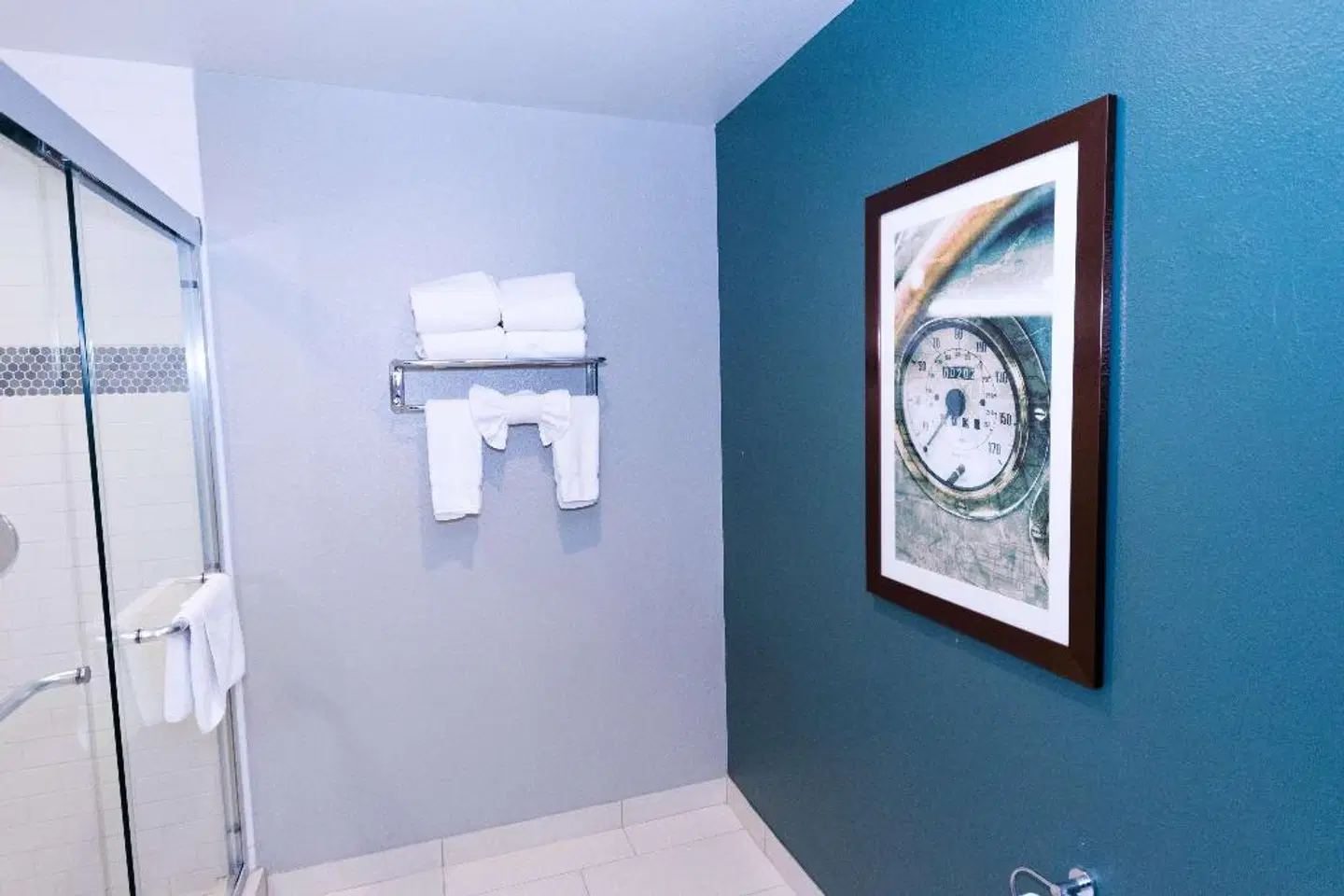 Wyndham Garden Ventura  Pierpont Inn Badezimmer