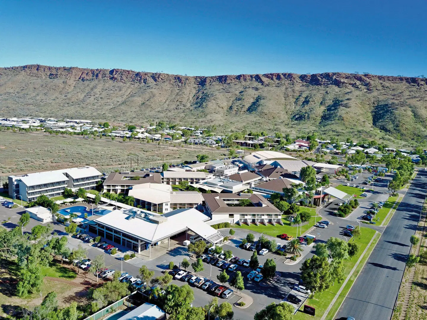 Crowne Plaza Alice Springs Lasseters EXTERIOR