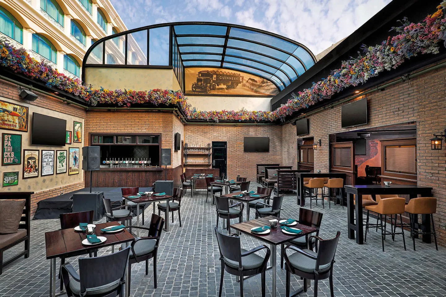 Le Méridien Dubai Hotel & Conference Centre Restaurant