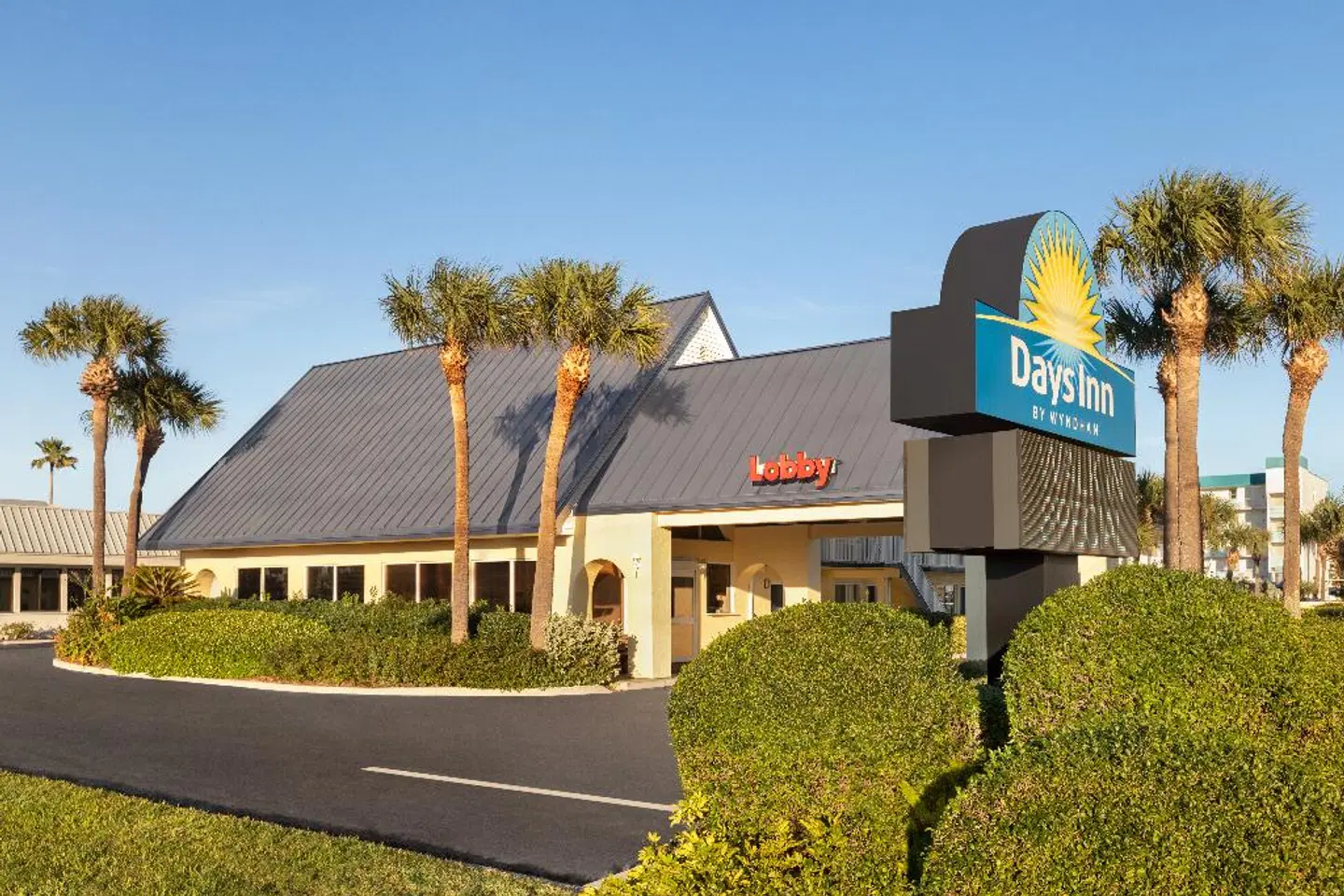 Days Inn by Wyndham Cocoa Beach Port Canaveral EXTERIOR