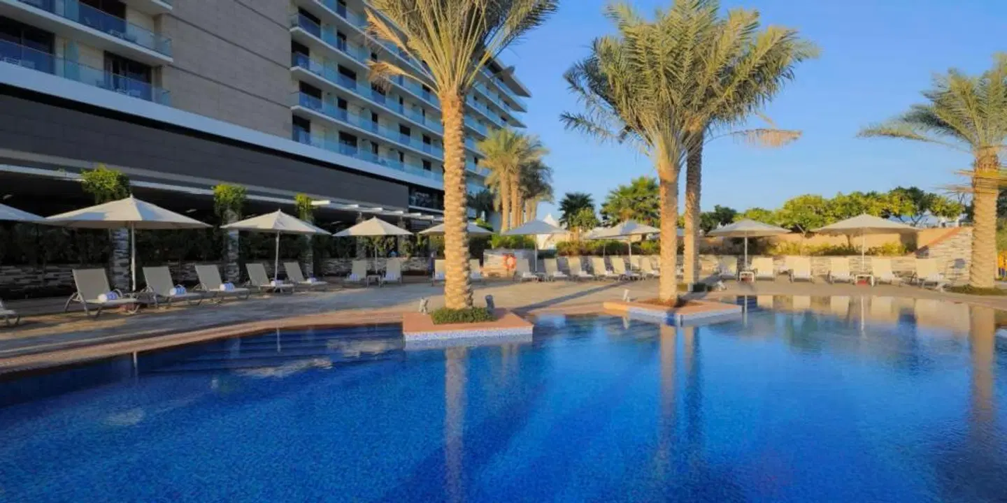 Yas Plaza Bay by IHG OUTDOOR_POOL