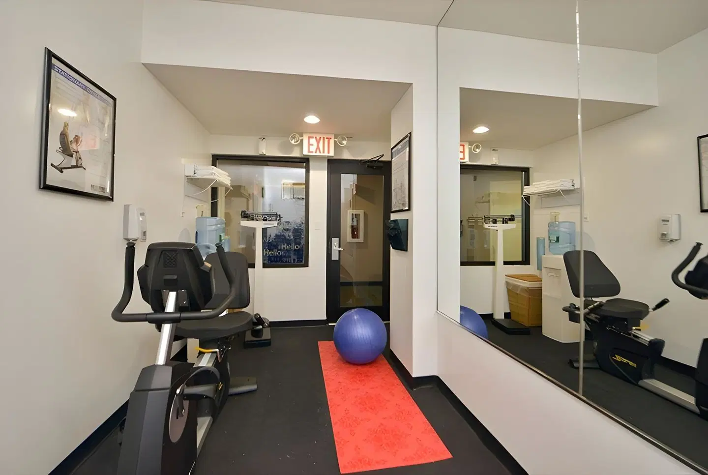 Holiday Inn Express LaGuardia ARPT SPORTS_AND_LEISURE