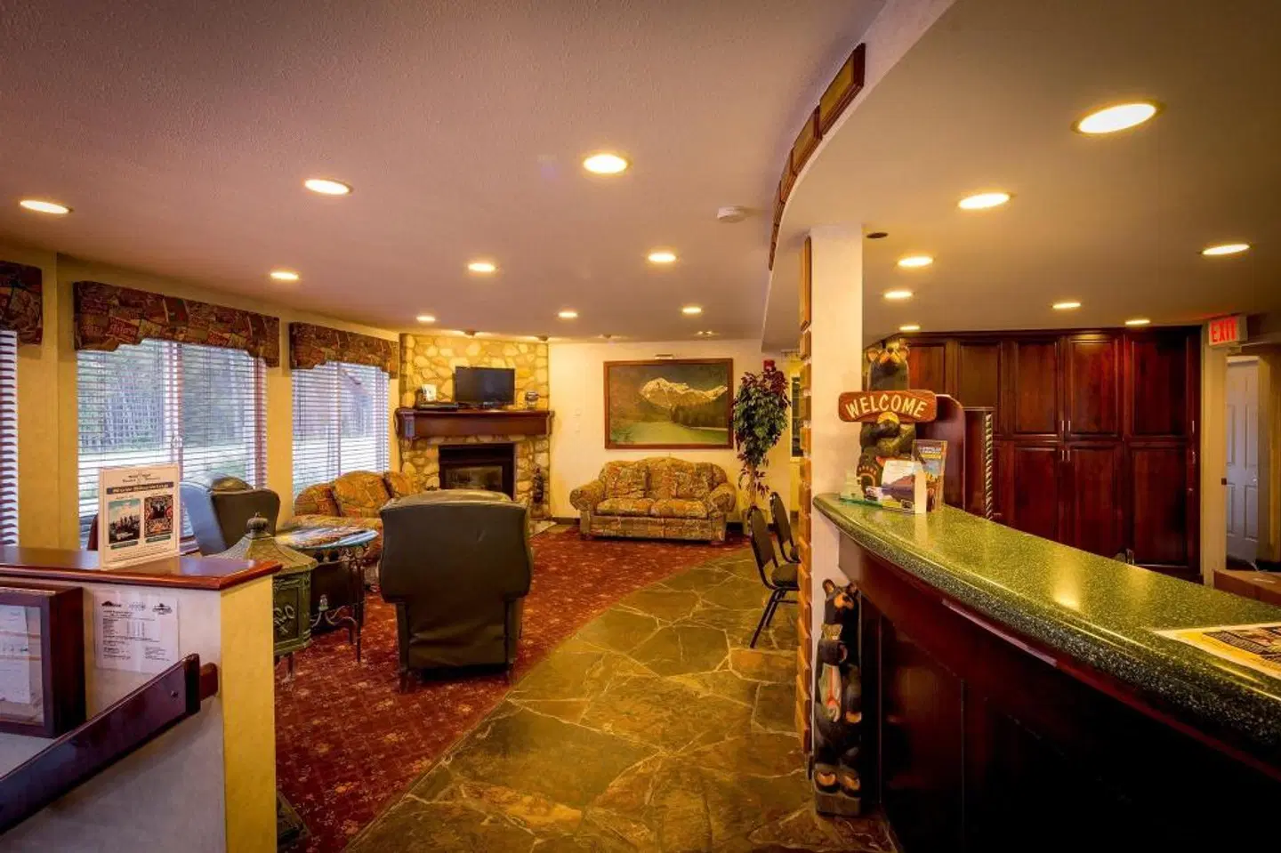 Mount Robson Inn Bar