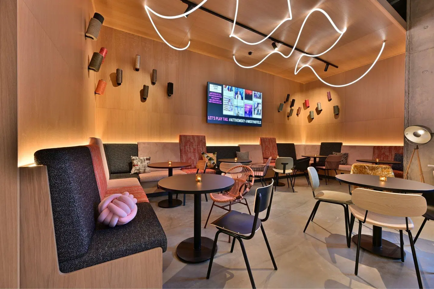Moxy Outletcity Metzingen Bar