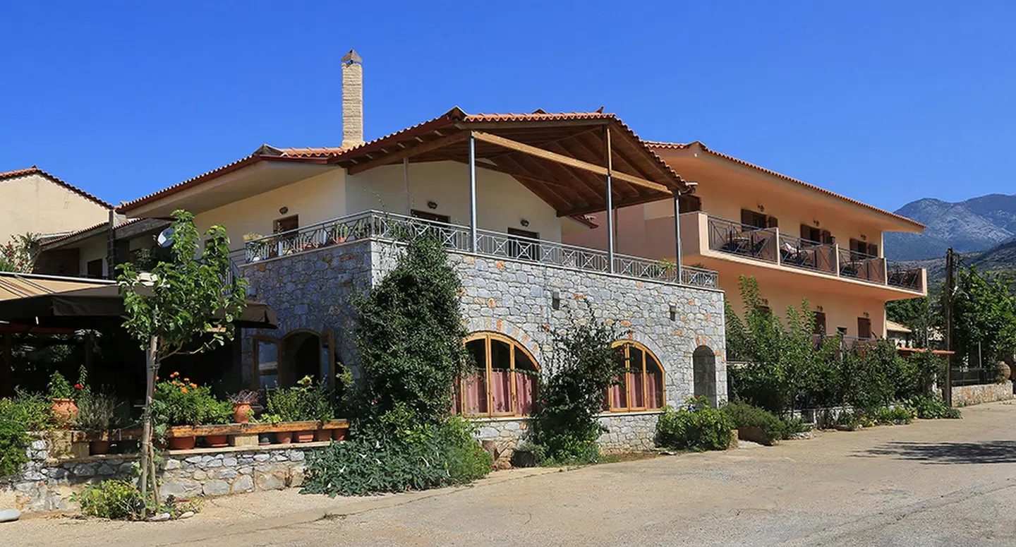 Xenios Apartments EXTERIOR