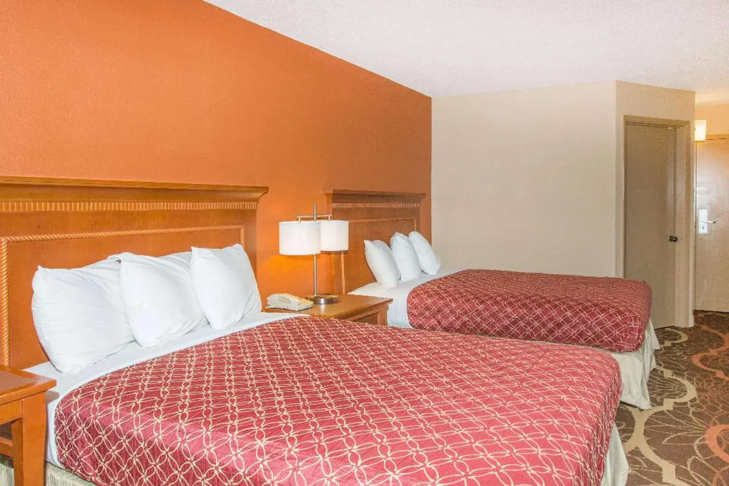 Super 8 by Wyndham Myrtle Beach/Market Common Area ROOM_EXAMPLE