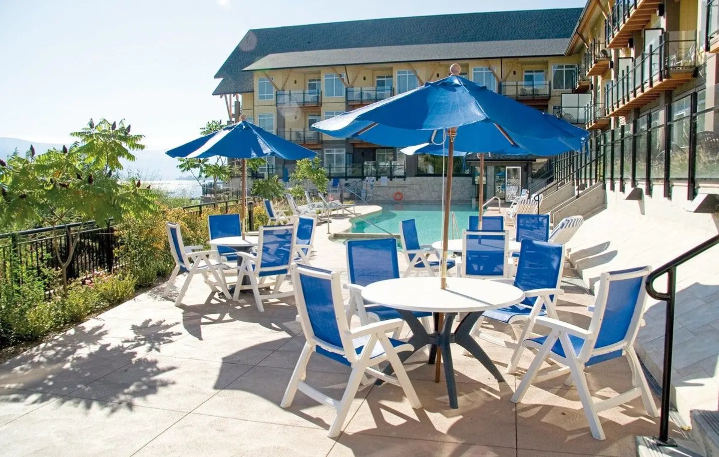 Summerland Waterfront Resort Terrasse