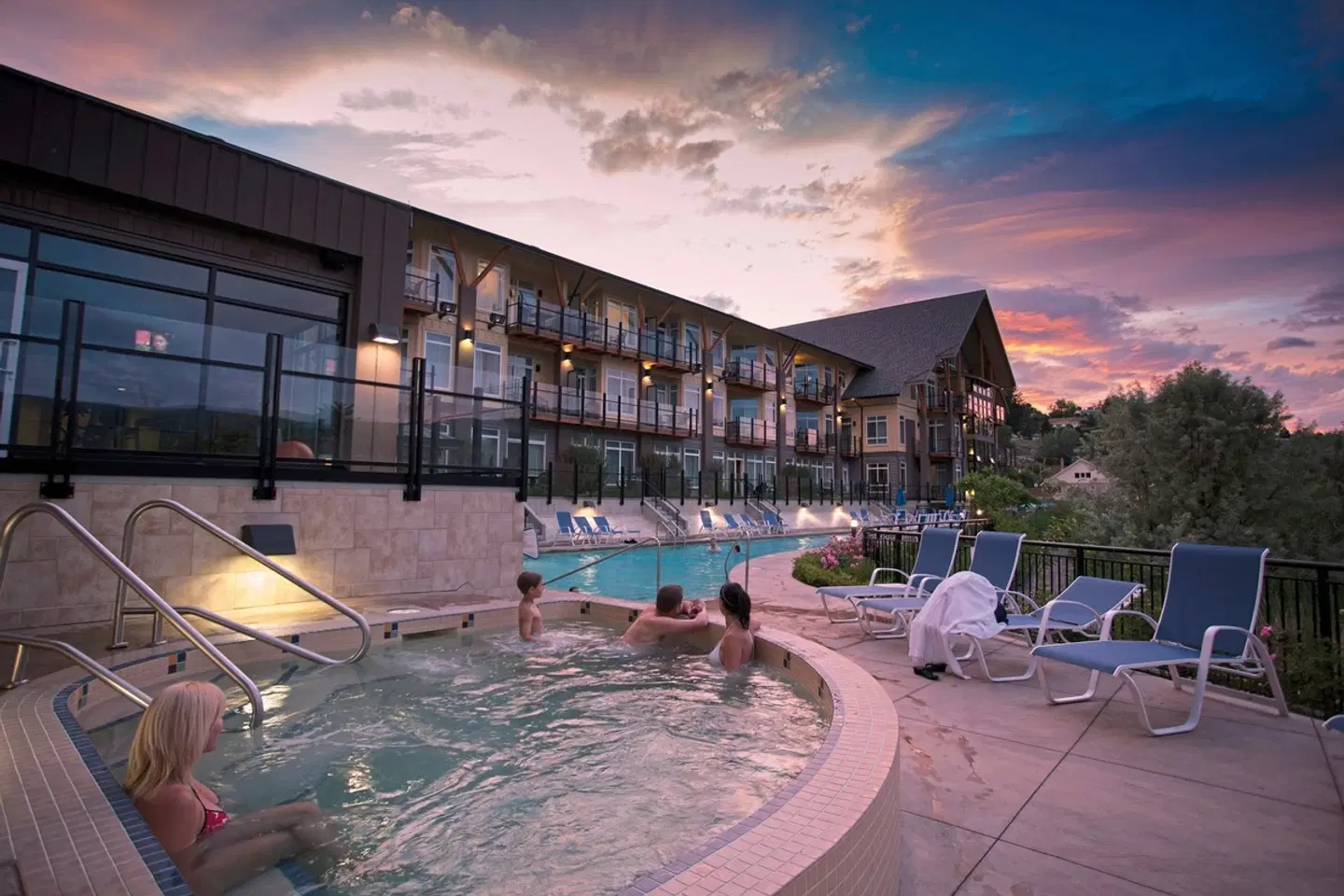 Summerland Waterfront Resort OUTDOOR_POOL