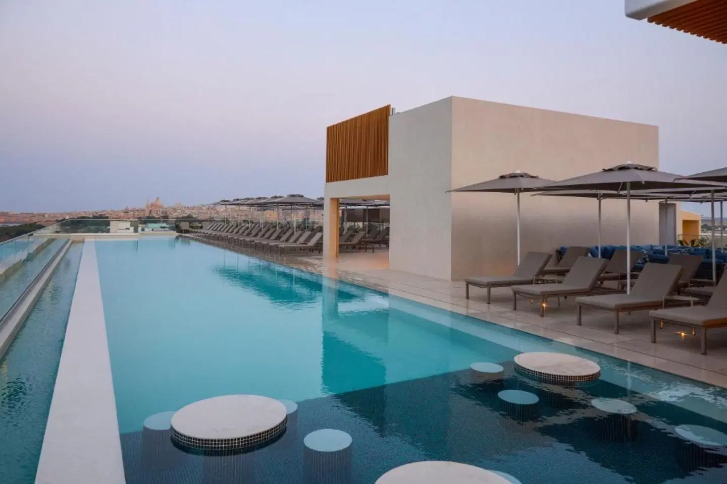 Novotel Malta Sliema Hotel OUTDOOR_POOL